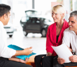 Tips to choose the ideal car for an elderly person in 2025