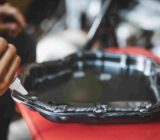 Joint of the oil housing: what is it?