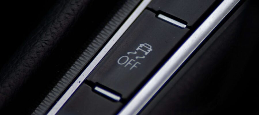 The corrector of the electronic trajectory: definition and maintenance