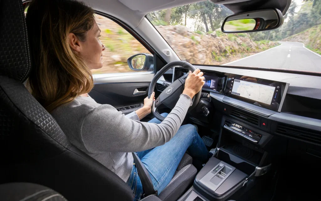 Opel Frontera interior