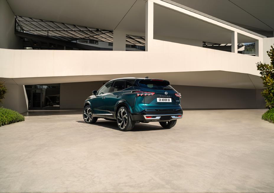 Rear view of the new Nissan Qashqai and Power