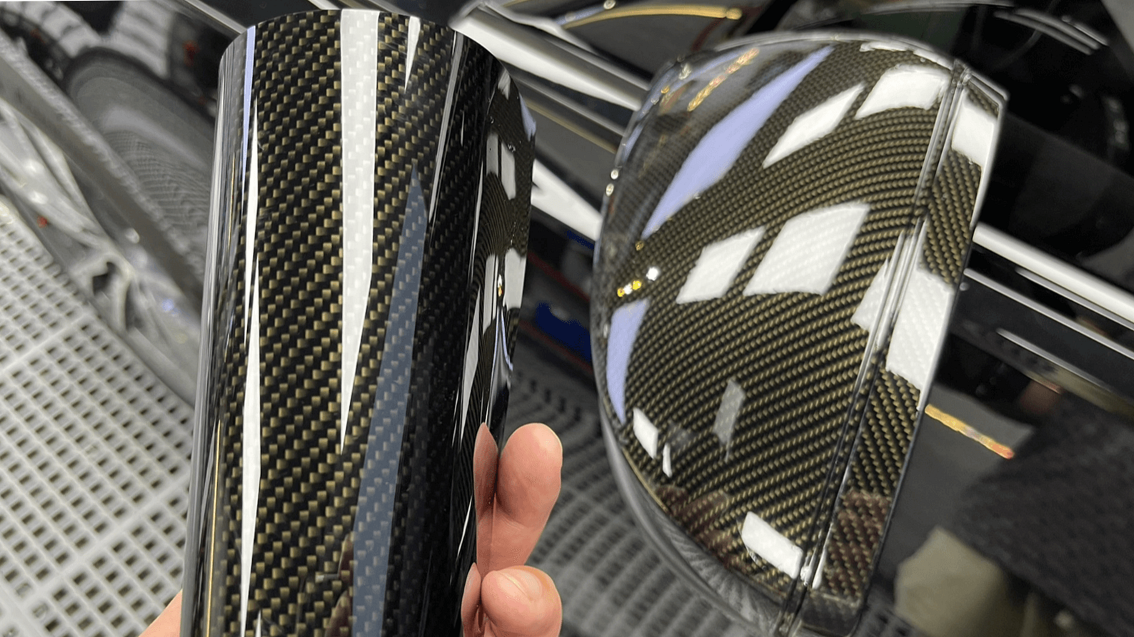 The 5D carbon movie: the ideal coverage to imitate carbon fiber